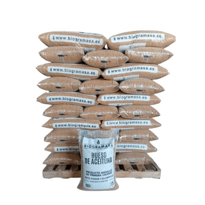 Biogramasa - Palet 77 Sacos de Hueso de Aceituna 15 kg - Biocombustible Ecológico para Estufas y Calderas, Bajo en Humedad, Alta Densidad